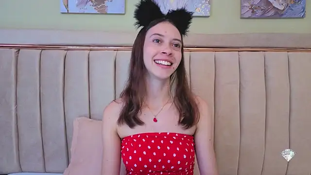 sophiia grey 1 online show from 10-31-25, 08:38