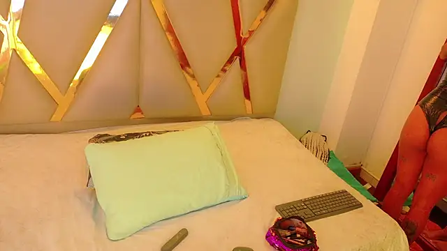 Snapshot of cattaleeyaa chatting on 10-13-25, 12:29 cattaleeyaa online show from 10-13-25, 12:29