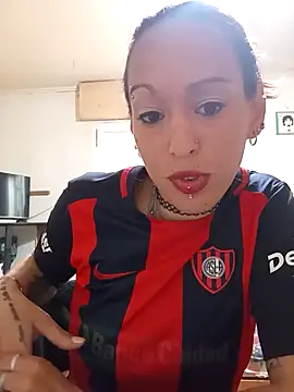 Snapshot of Zorrita_Fox chatting on 10-27-25, 05:36 Zorrita Fox online show from 10-27-25, 05:36