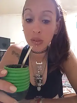 Snapshot of Zorrita_Fox chatting on 12-23-25, 01:16 Zorrita Fox online show from 12-23-25, 01:16