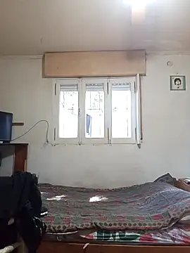 Snapshot of Zorrita_Fox chatting on 11-17-25, 05:28 Zorrita Fox online show from 11-17-25, 05:28