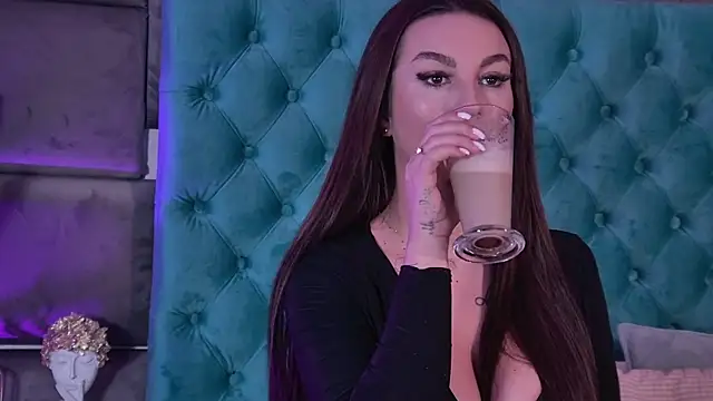 SecretSienna online show from 01-16-26, 04:16