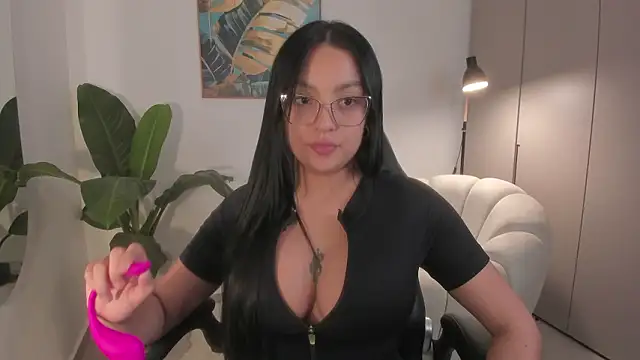 sarawinstone online show from 02-04-26, 03:01