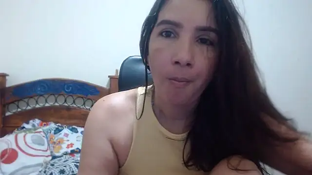 Snapshot of Ainhoa-hot chatting on 06-13-26, 06:00 Ainhoa-hot online show from 06-13-26, 06:00