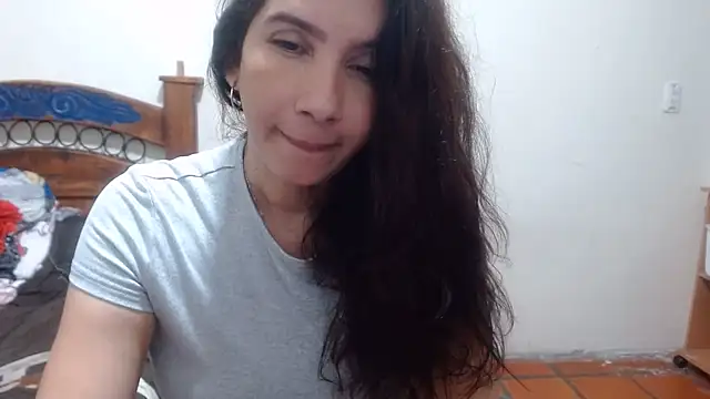 Snapshot of Ainhoa-hot chatting on 05-24-26, 03:06 Ainhoa-hot online show from 05-24-26, 03:06
