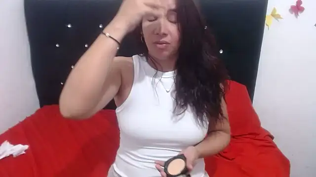 Snapshot of Ainhoa-hot chatting on 09-21-25, 02:28 Ainhoa-hot online show from 09-21-25, 02:28
