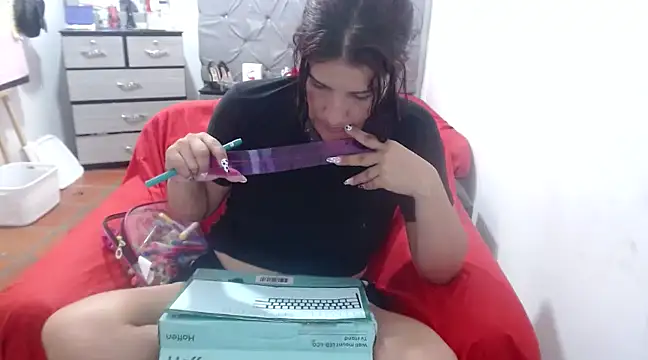 Snapshot of Ainhoa-hot chatting on 02-28-25, 06:20 Ainhoa-hot online show from 02-28-25, 06:20