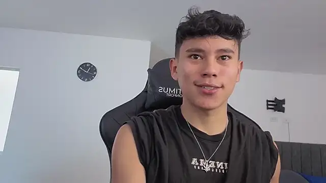 Snapshot of Angel_esteban_fx chatting on 07-30-26, 07:13 Angel esteban fx online show from 07-30-26, 07:13