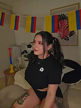 Snapshot of freya_bella_ chatting on 06-26-26, 06:19 freya bella online show from 06-26-26, 06:19