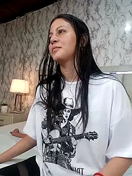 Snapshot of Arii_Vga chatting on 12-15-24, 05:23 Arii Vga online show from 12-15-24, 05:23