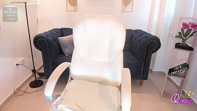 Snapshot of Aida_adams chatting on 02-25-26, 12:38 Aida adams online show from 02-25-26, 12:38