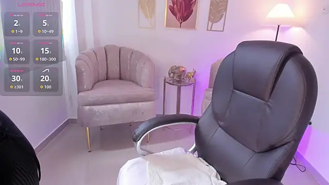 Snapshot of Aida_adams chatting on 11-15-25, 05:39 Aida adams online show from 11-15-25, 05:39