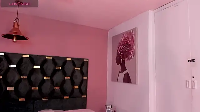 Red lady online show from 11-14-25, 04:05