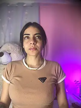 hannacruzsj online show from 12-18-25, 04:22