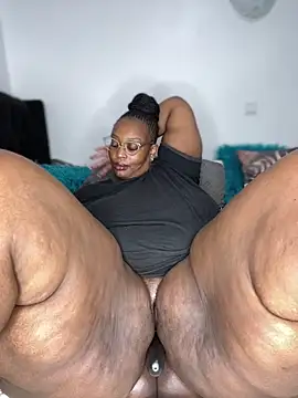 MsWhiteChocolatte online show from 03-20-26, 07:37