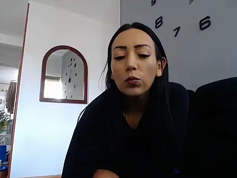 Laura martin  online show from 10-03-25, 03:57