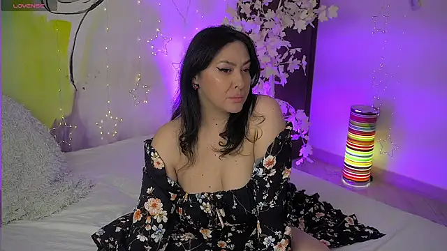 Snapshot of GracyJee chatting on 05-19-26, 07:59 GracyJee online show from 05-19-26, 07:59