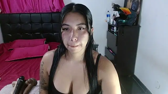 Snapshot of Isabella_lopera chatting on 02-06-26, 01:45 Isabella lopera online show from 02-06-26, 01:45