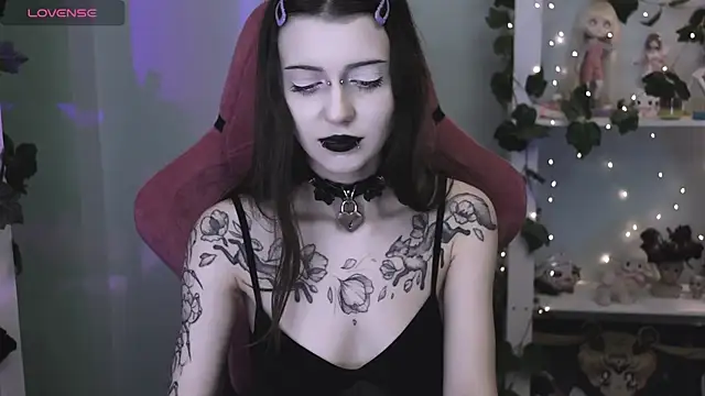 Snapshot of prettybones chatting on 06-11-26, 12:32 prettybones online show from 06-11-26, 12:32
