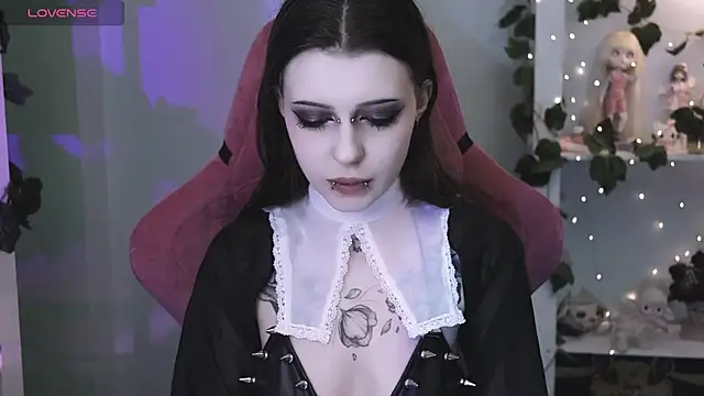 Snapshot of prettybones chatting on 05-04-26, 10:12 prettybones online show from 05-04-26, 10:12