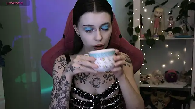 prettybones online show from 01-12-26, 07:42