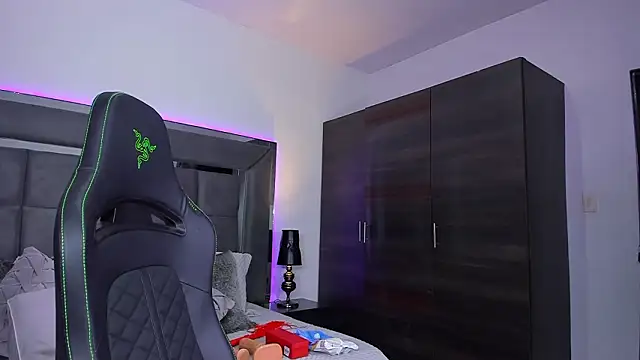 Snapshot of Emmilysantibanez chatting on 03-12-26, 02:10 Emmilysantibanez online show from 03-12-26, 02:10