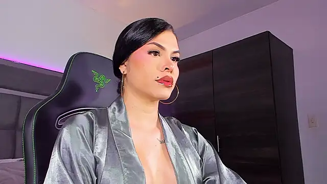 Snapshot of Emmilysantibanez chatting on 03-08-26, 01:58 Emmilysantibanez online show from 03-08-26, 01:58