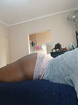 Snapshot of curvybigAssxx chatting on 07-23-26, 06:33 curvybigAssxx online show from 07-23-26, 06:33