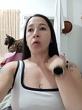 emilypoppy3 online show from 06-14-26, 12:40