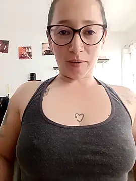 emilypoppy3 online show from 03-09-26, 08:34