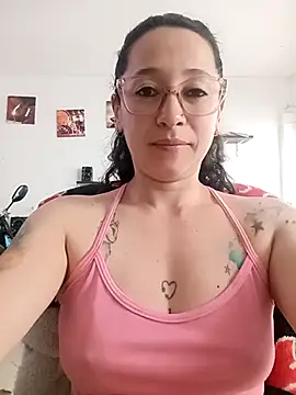 emilypoppy3 online show from 04-07-26, 09:49