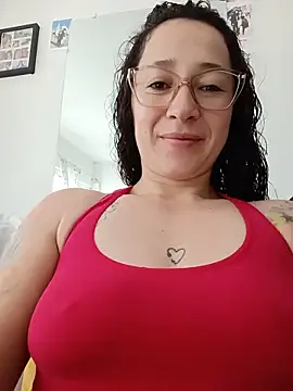 Snapshot of emilypoppy3 chatting on 05-24-26, 12:49 emilypoppy3 online show from 05-24-26, 12:49