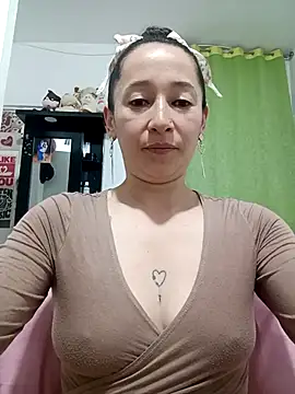 emilypoppy3 online show from 02-05-26, 08:37