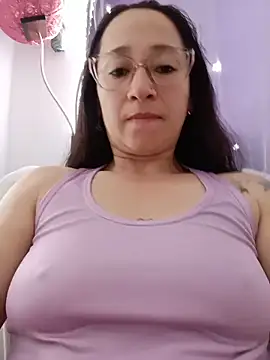 emilypoppy3 online show from 06-18-26, 07:19