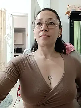emilypoppy3 online show from 07-03-26, 07:09