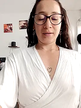 emilypoppy3 online show from 02-20-26, 07:16