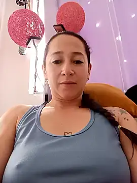 emilypoppy3 online show from 06-17-26, 07:35