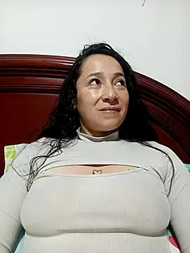 emilypoppy3 online show from 09-09-25, 01:27