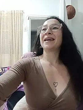 Snapshot of emilypoppy3 chatting on 05-26-26, 08:51 emilypoppy3 online show from 05-26-26, 08:51