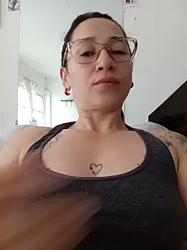 Snapshot of emilypoppy3 chatting on 05-23-26, 12:48 emilypoppy3 online show from 05-23-26, 12:48