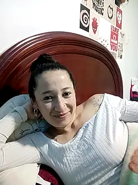 emilypoppy3 online show from 09-24-25, 12:55