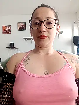 emilypoppy3 online show from 02-26-26, 07:03