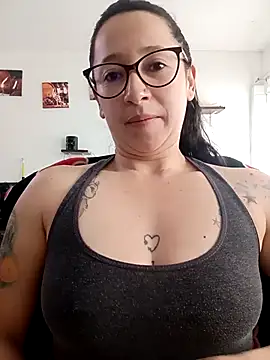 emilypoppy3 online show from 03-10-26, 08:46