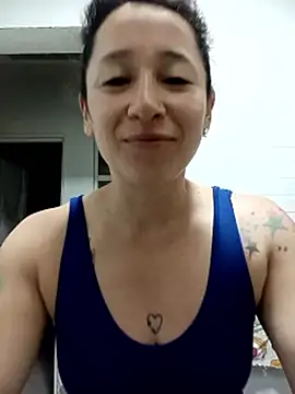 Snapshot of emilypoppy3 chatting on 05-15-26, 11:58 emilypoppy3 online show from 05-15-26, 11:58