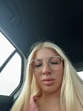 Snapshot of NewLale chatting on 05-17-26, 03:06 NewLale online show from 05-17-26, 03:06