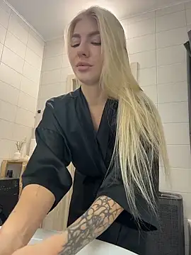 Snapshot of NewLale chatting on 04-23-26, 02:40 NewLale online show from 04-23-26, 02:40