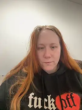 Snapshot of MaraNightmare chatting on 02-06-25, 04:47 MaraNightmare online show from 02-06-25, 04:47