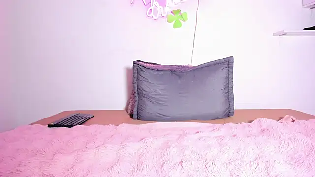 alisiadreams22 online show from 11-05-25, 07:28