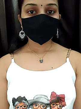 Snapshot of Angleannie chatting on 05-17-26, 02:17 Angleannie online show from 05-17-26, 02:17