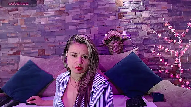 Snapshot of sweetfantasyy69 chatting on 12-04-24, 01:52 sweetfantasyy69 online show from 12-04-24, 01:52